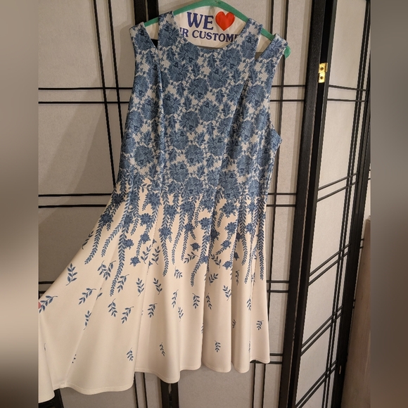 Danny & Nicole Blue Floral Ombre Midi Dress on Cream - Picture 2 of 5